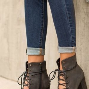 Joyfolie Marley boots in charcoal